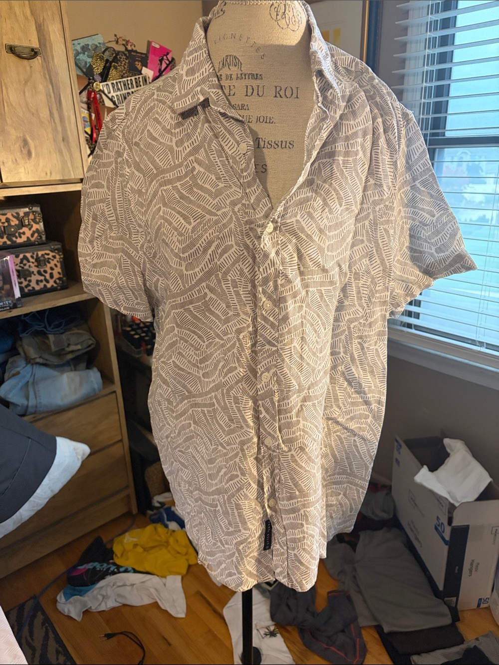 Perry Ellis Printed Gray & White Linen Button Down Shirt - Large